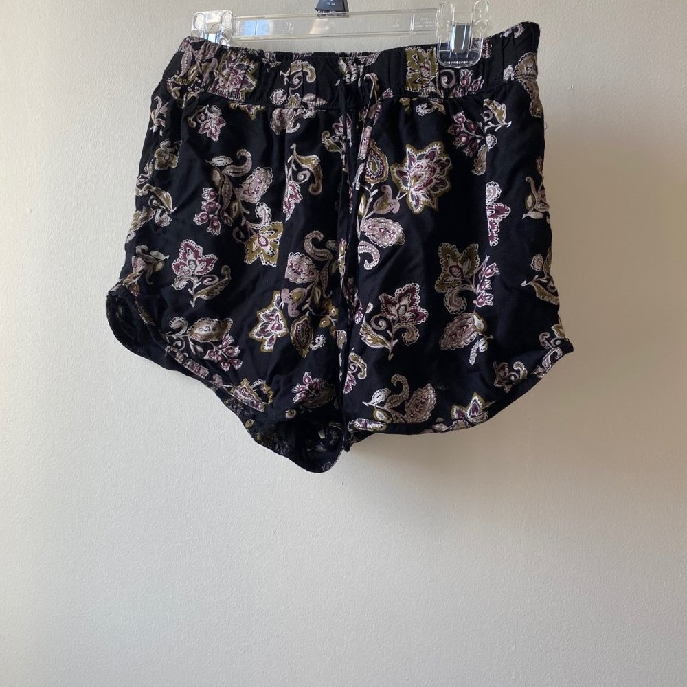 Abercrombie & Fitch Flowy Shorts